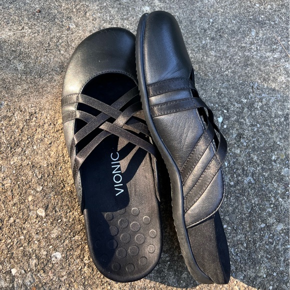 Vionic Claire Size 9 women's black leather slip-on mule flat - Picture 2 of 4